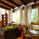 Lekythos Frühstückspension 4*