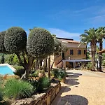 Lekythos Frühstückspension 4*