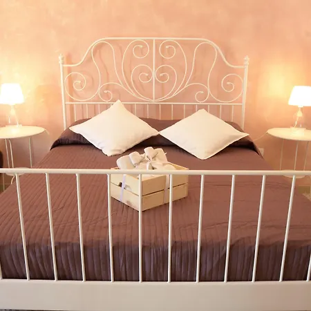 Lekythos Frühstückspension 4*