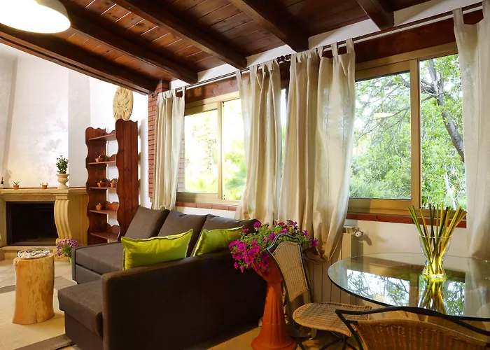 Lekythos לינה וארוחת בוקר 4*