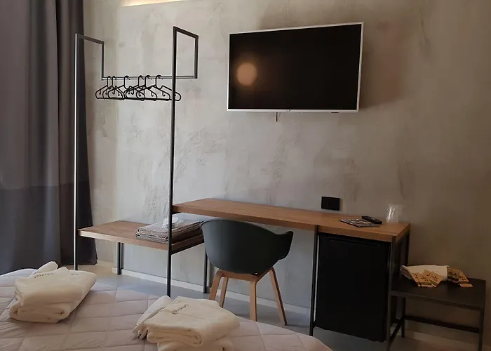 לינה וארוחת בוקר Lekythos 4*