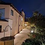 B&B Lekythos 4*