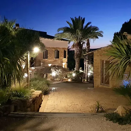 Bed & Breakfast Lekythos